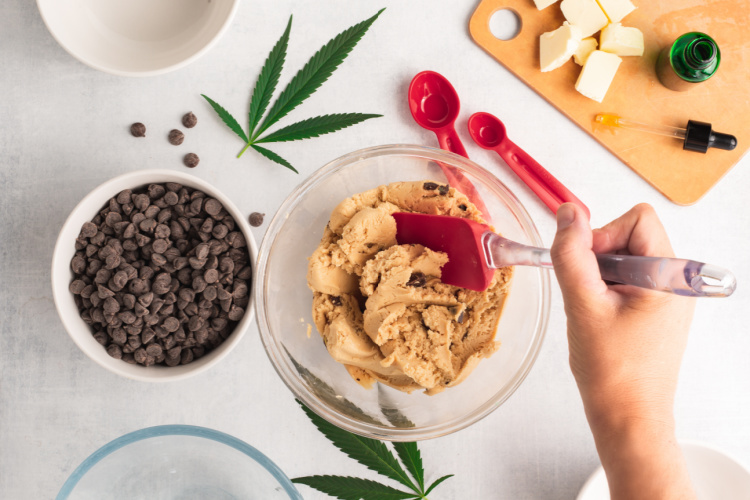 Choosing the Right Cannabis Strain for Cooking - Mamba Grinders